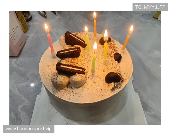 以真挚祝福相伴北京男篮官博祝陈盈骏三十二岁生日快乐今日同庆